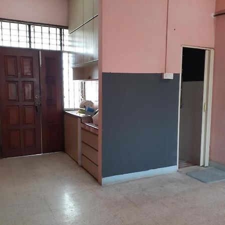 Homestay Idaman Tun Hussein - Harga Untuk 1 Rumah ,1 Bilik ,1 Bilik Air 4 Single Bed - Not Sharing ペライ エクステリア 写真