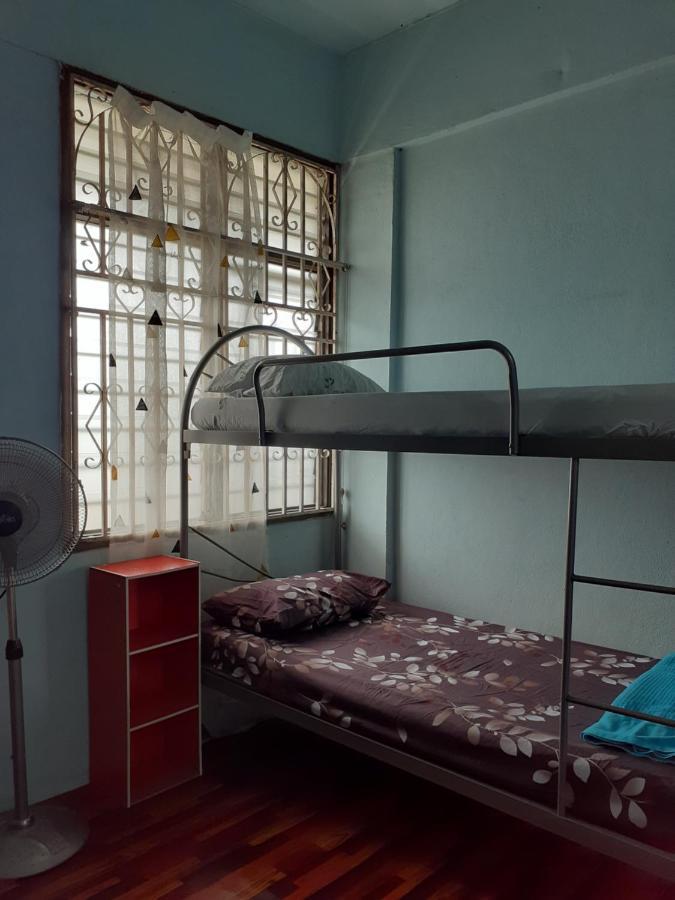 Homestay Idaman Tun Hussein - Harga Untuk 1 Rumah ,1 Bilik ,1 Bilik Air 4 Single Bed - Not Sharing ペライ エクステリア 写真
