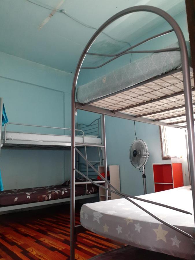 Homestay Idaman Tun Hussein - Harga Untuk 1 Rumah ,1 Bilik ,1 Bilik Air 4 Single Bed - Not Sharing ペライ エクステリア 写真