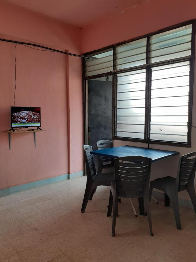Homestay Idaman Tun Hussein - Harga Untuk 1 Rumah ,1 Bilik ,1 Bilik Air 4 Single Bed - Not Sharing ペライ エクステリア 写真